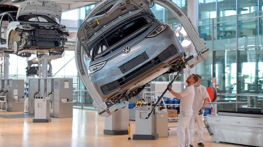 VW, German unions reach deal to cut 35,000 jobs, avoid plant closures