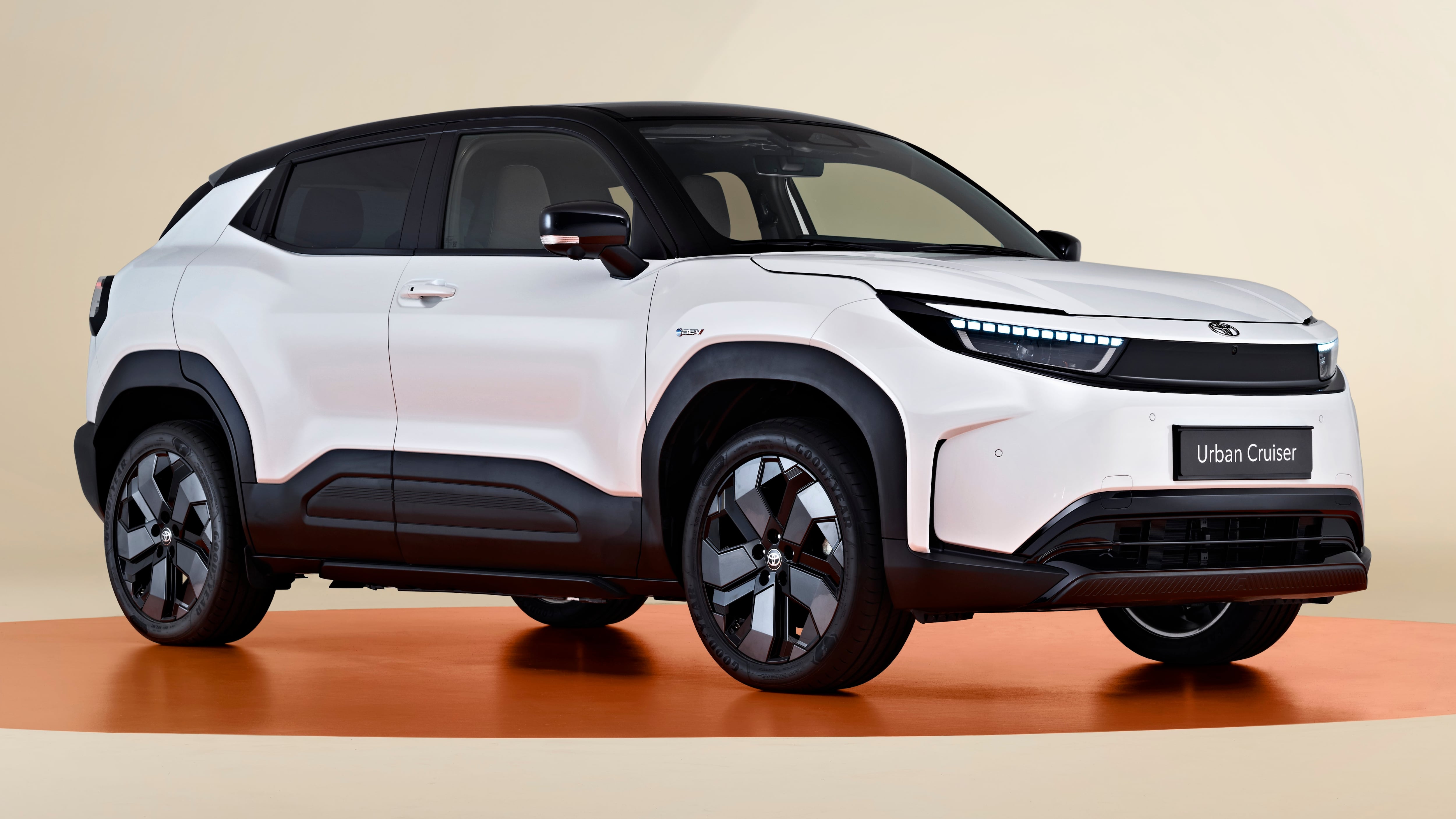 Toyota Urban Cruiser side view